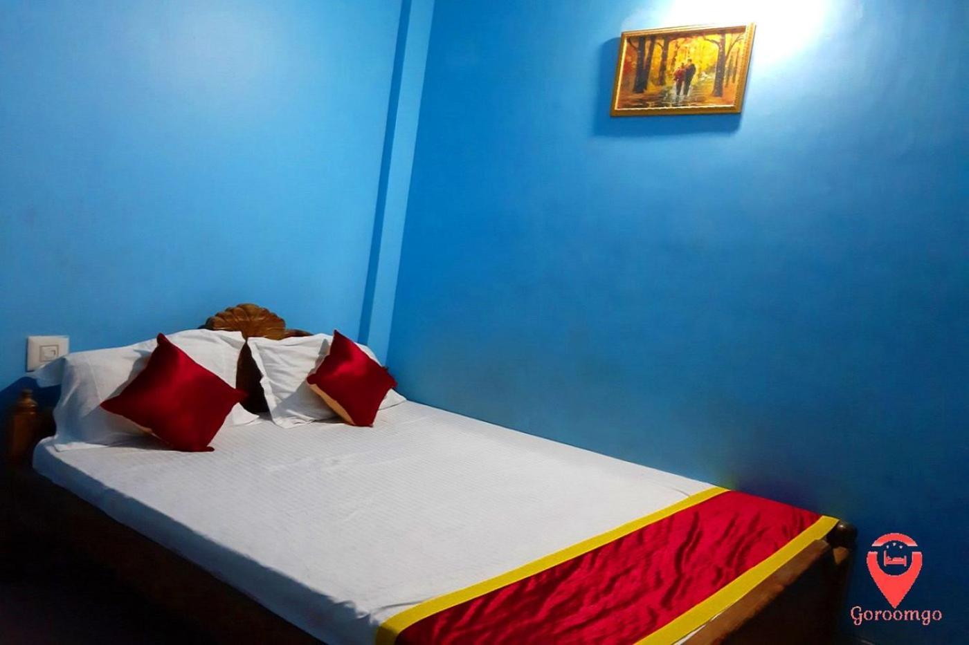 Goroomgo Star Lodge Purî Extérieur photo